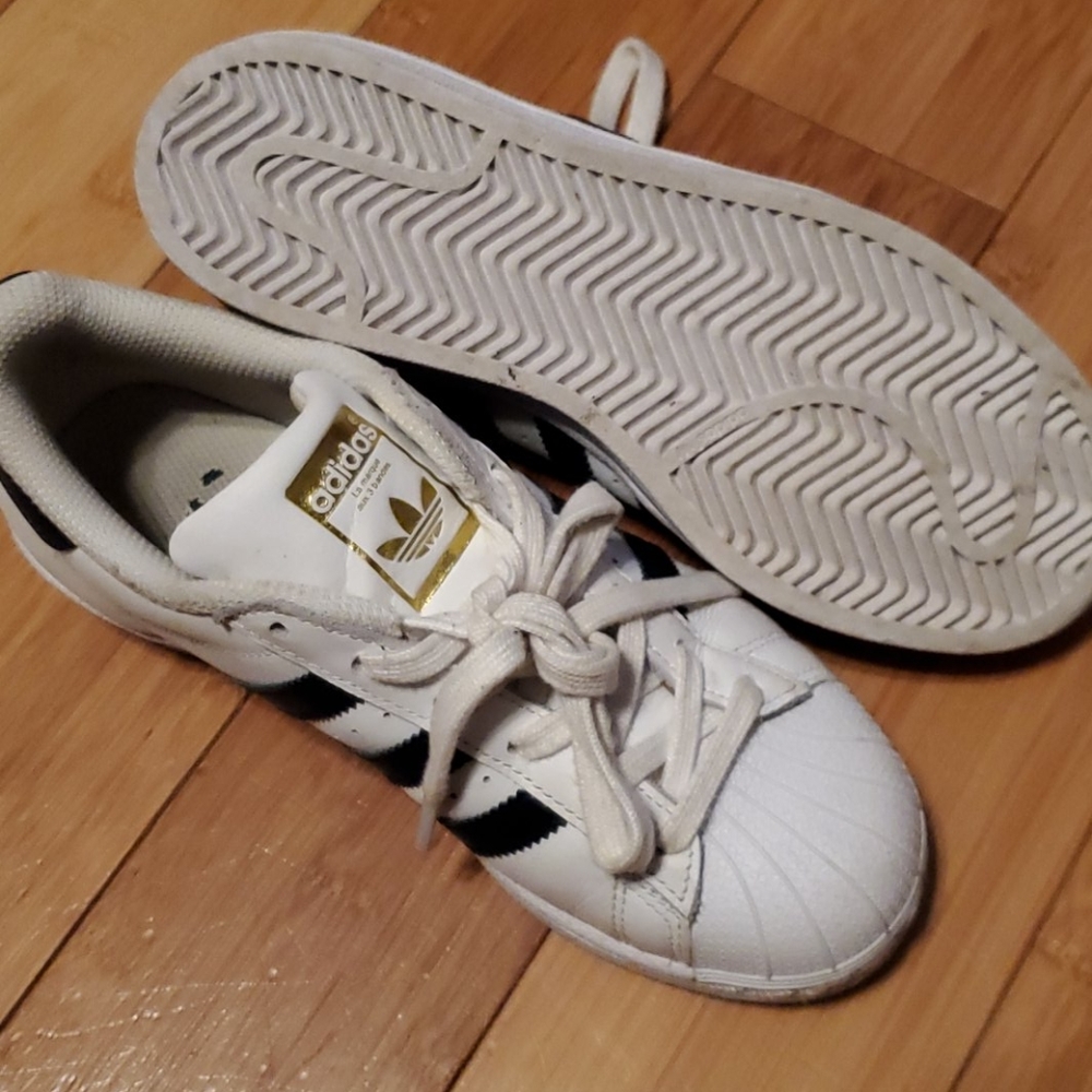 Shoes - Picture 3 of 4
